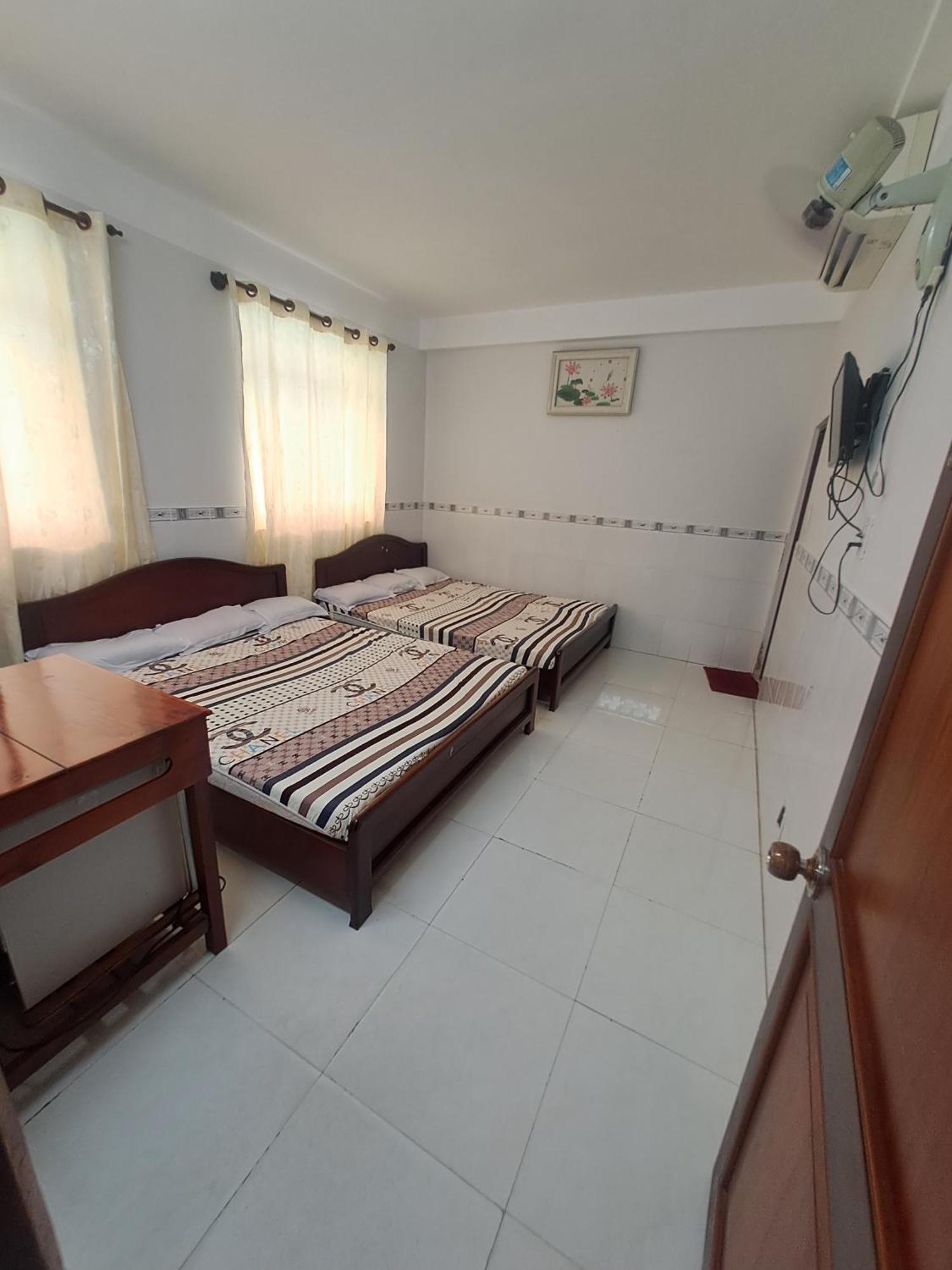 Nha Nghi Nam Phuong Bed & Breakfast Ha Tien Exterior photo